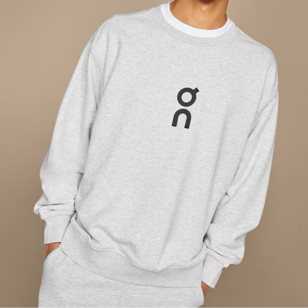 On Running ON /Men's Light Gray Crewneck Sweatshirt
EUC comparable to Women’s XL